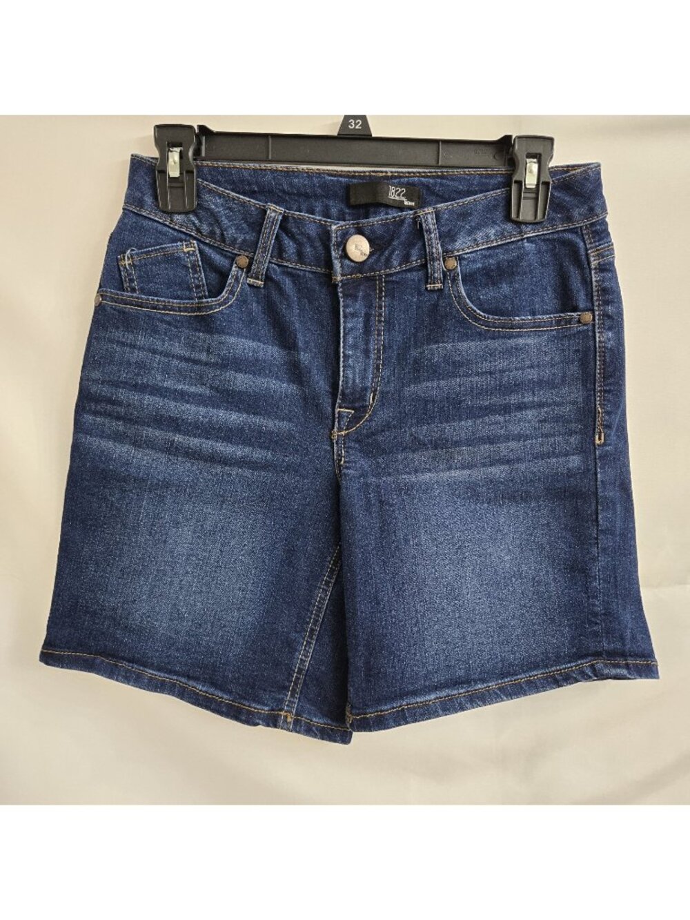 1822 Denim Women's Shorts Dark Wash Size 6 Bermuda